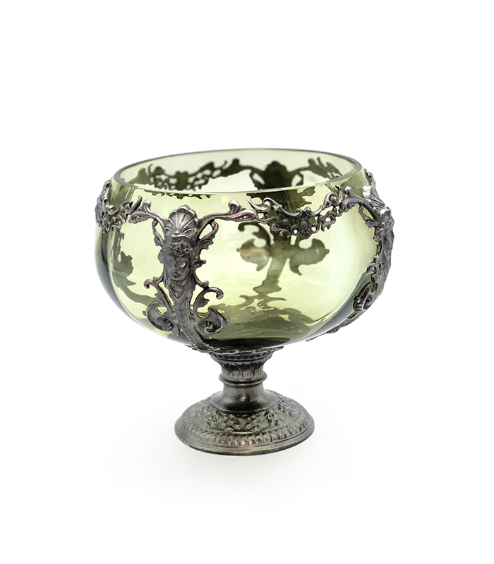 Art Nouveau pewter decorated bowl
