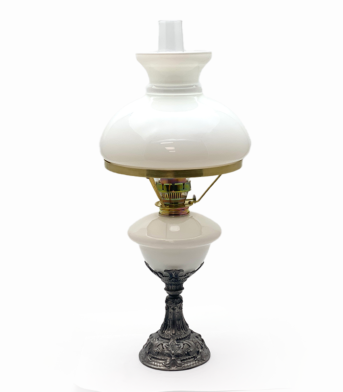 Petrolejová lampa s cínovou nohou